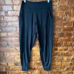Lululemon align high rise joggers size 10